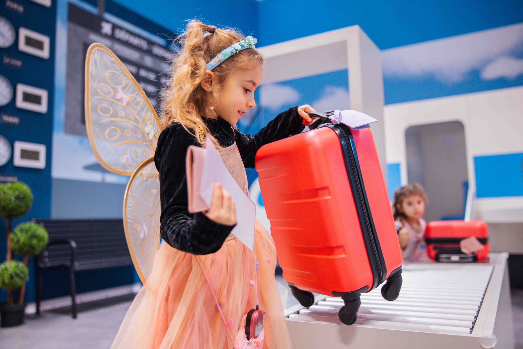 Dans l’univers Palo-Manair, les enfants s’imaginent voyageurs et pilotes en préparant leurs bagages et en vivant l’expérience de l’aéroport.