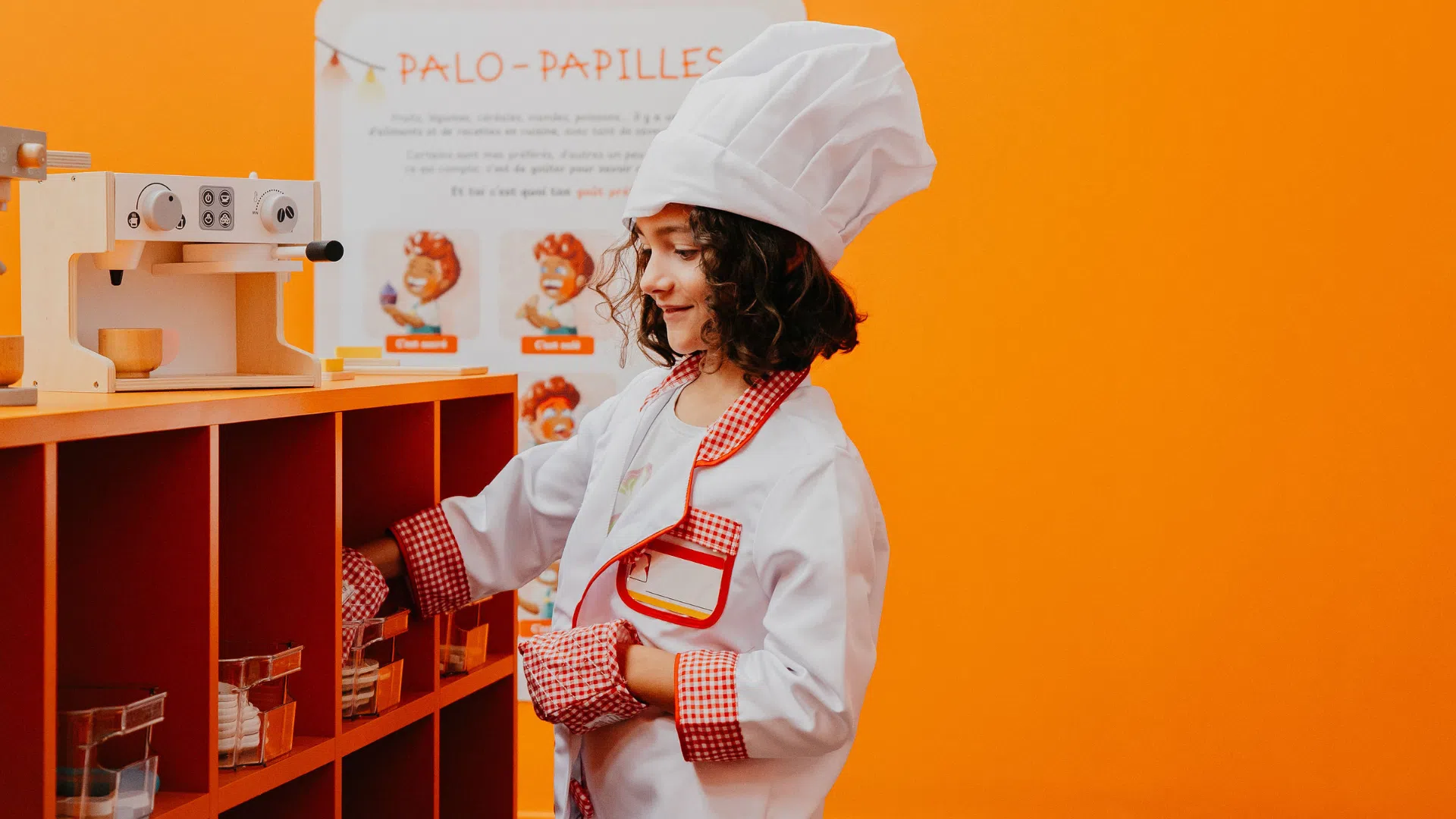 Le jeu d’imitation autour de la cuisine prend vie dans l’univers Palo-Resto.