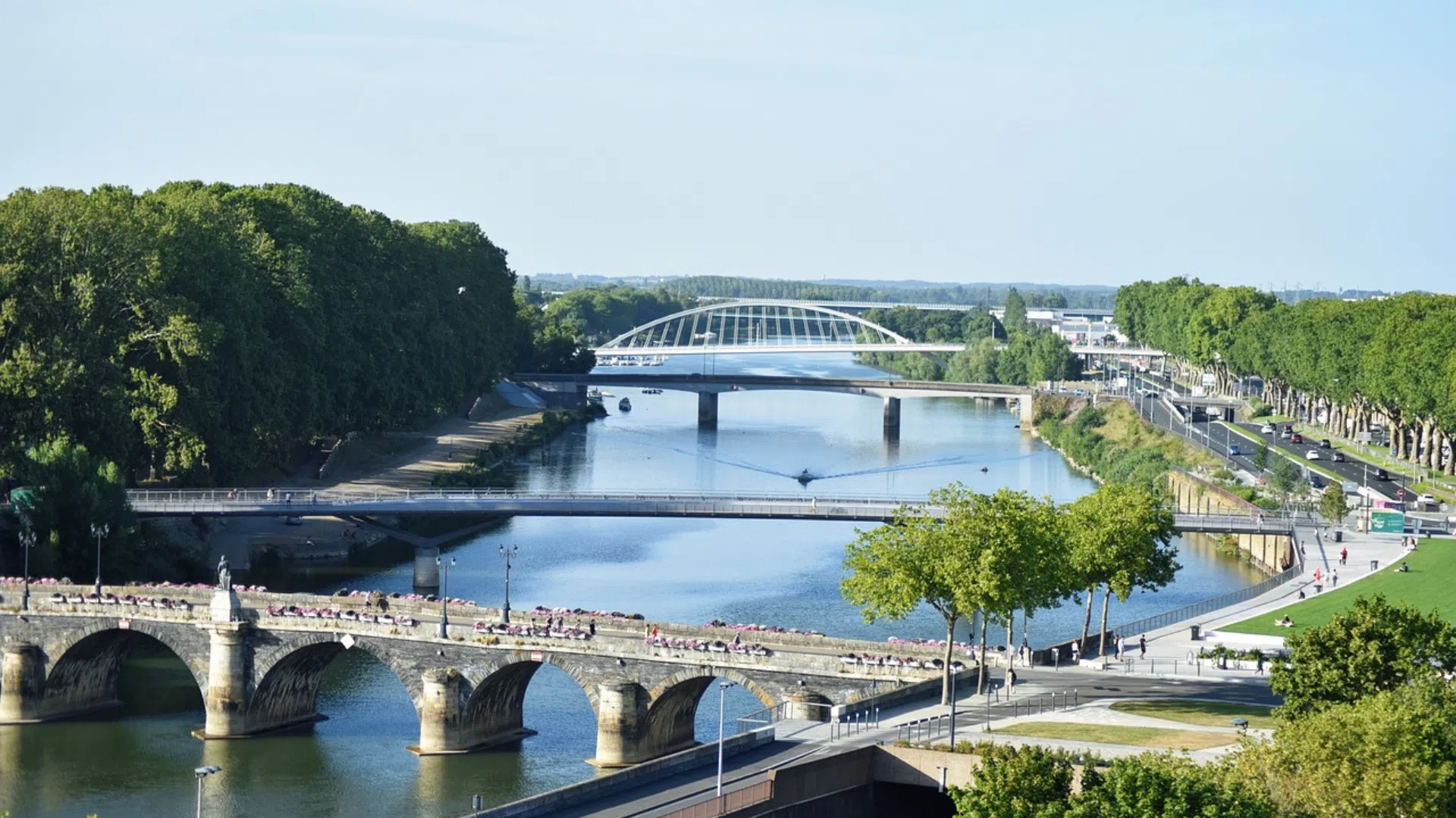 Balade en famille sur les bords de Maine à Angers.