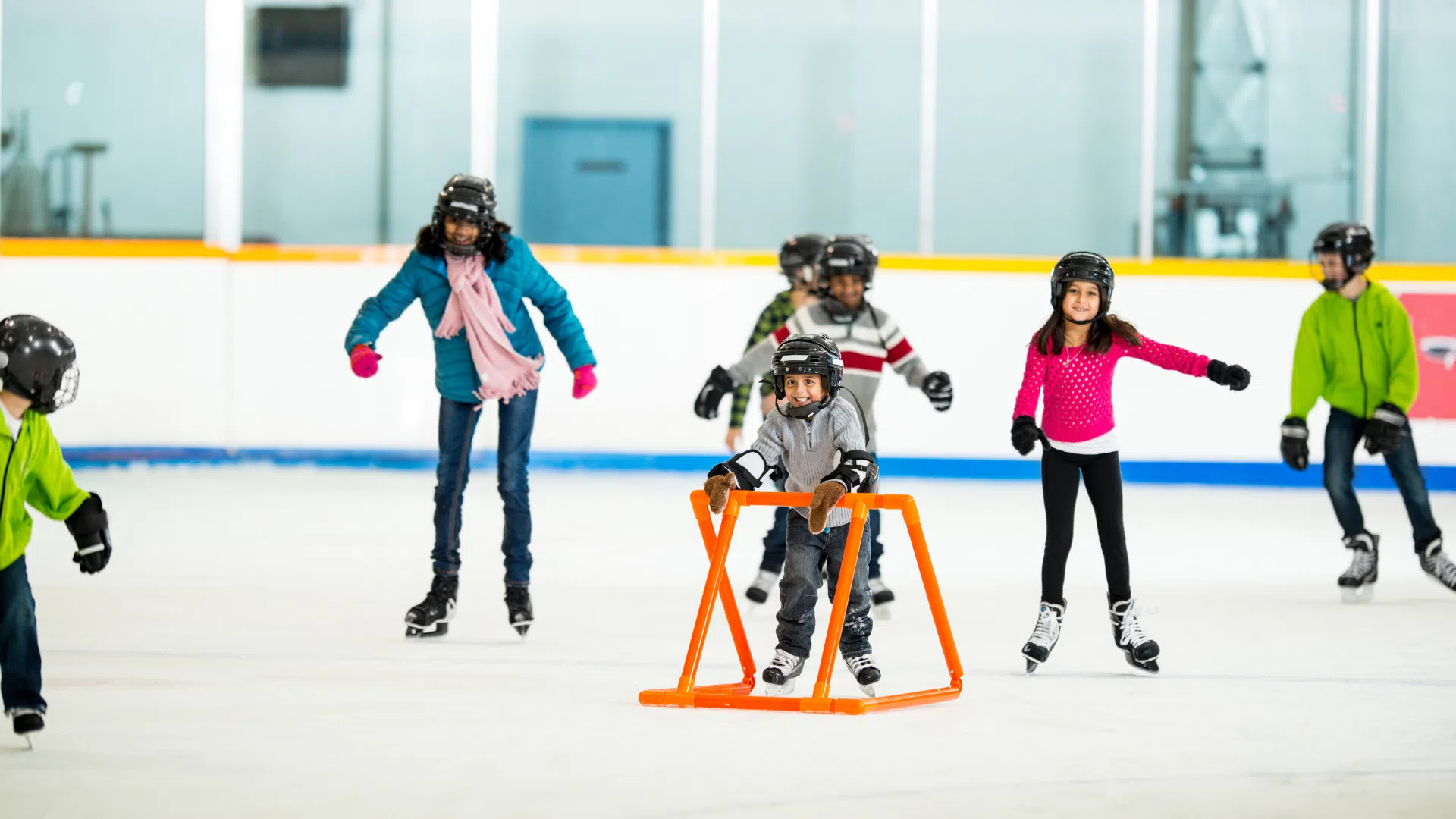 Sortie patinoire à Angers, une activité sportive à réaliser en famille.